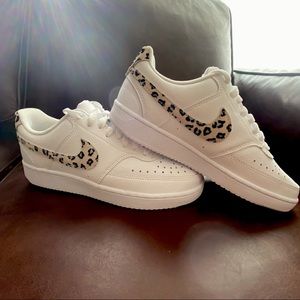 WOMEN'S Cheetah NIKE COURT VISION LOW SNEAKERS